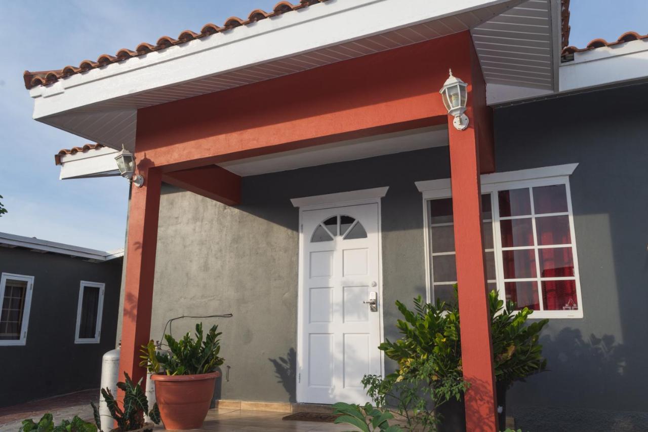 Villa La Casita Torres Oranjestad Exterior foto